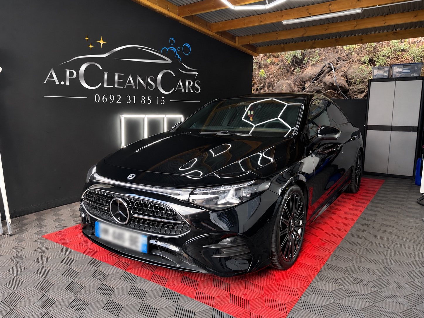 Mercedes préparée dans le centre A.P CleansCars